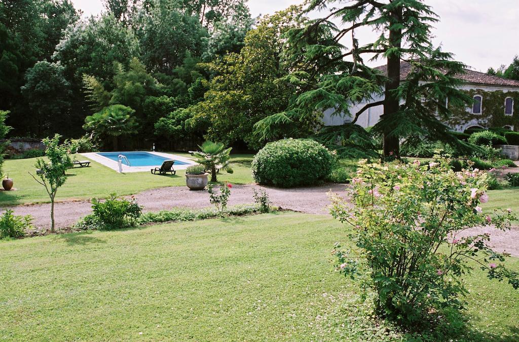 Chateau De Mesnac Exterior photo
