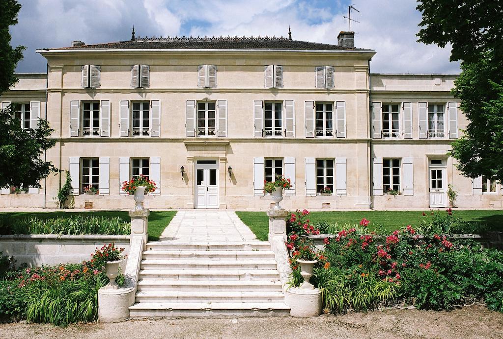 Chateau De Mesnac Room photo